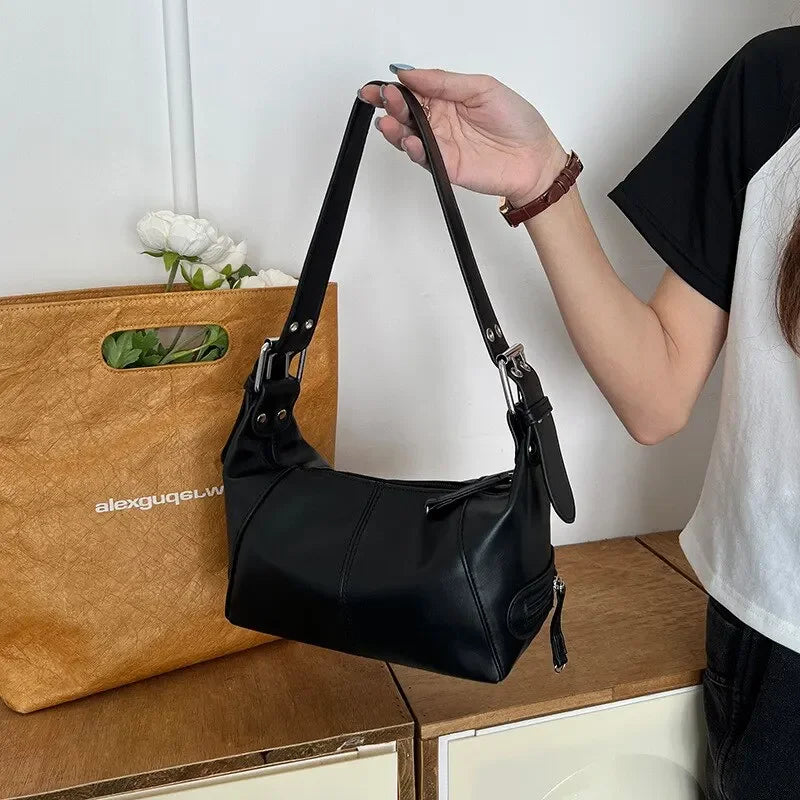 Minimalist shoulder bag